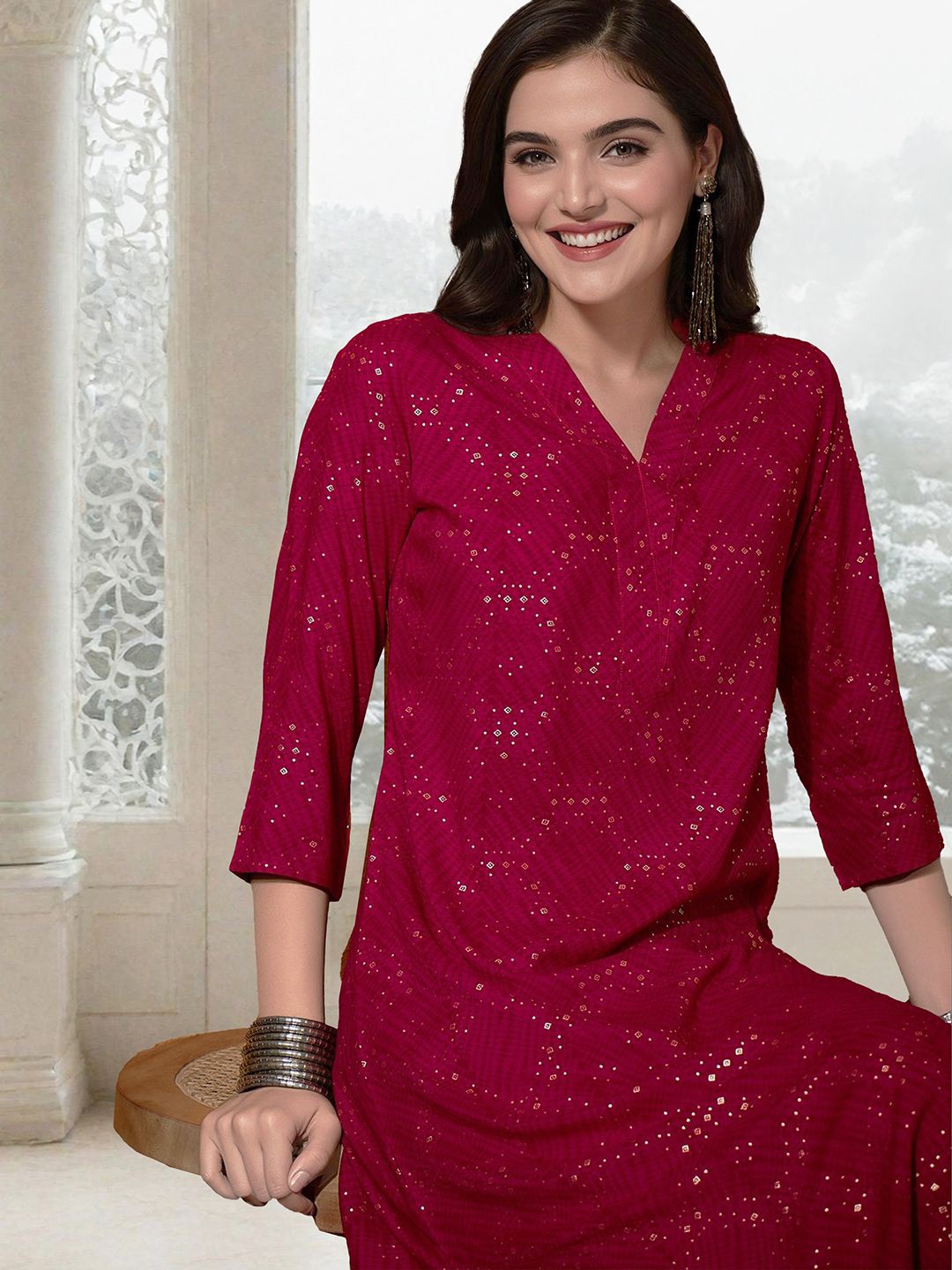 

Ishin Ethnic Motifs Printed V-neck Kurta And Trousers, Pink