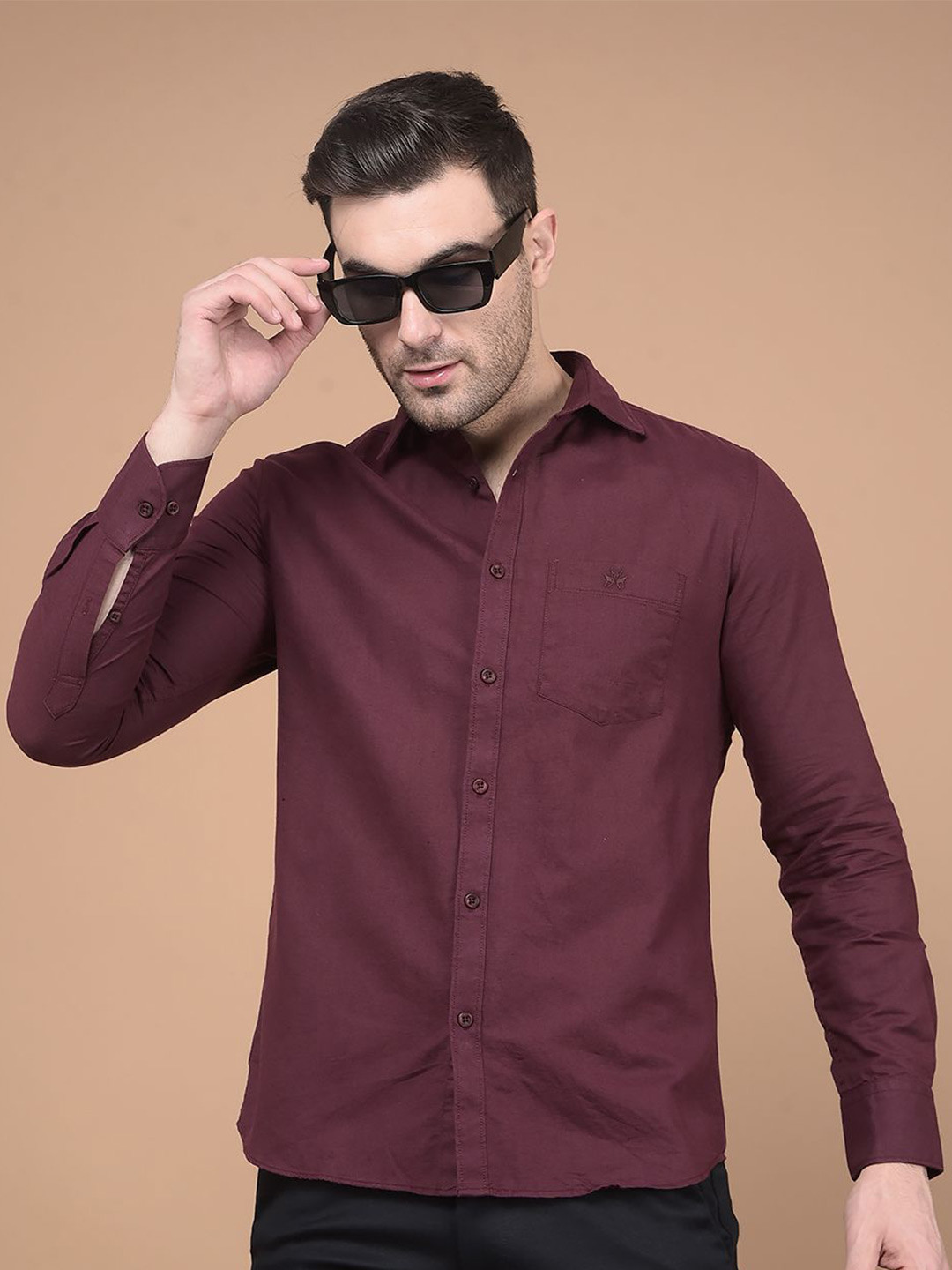 

Crimsoune Club Men Classic Slim Fit Spread Collar Solid Cotton Casual Shirt, Red