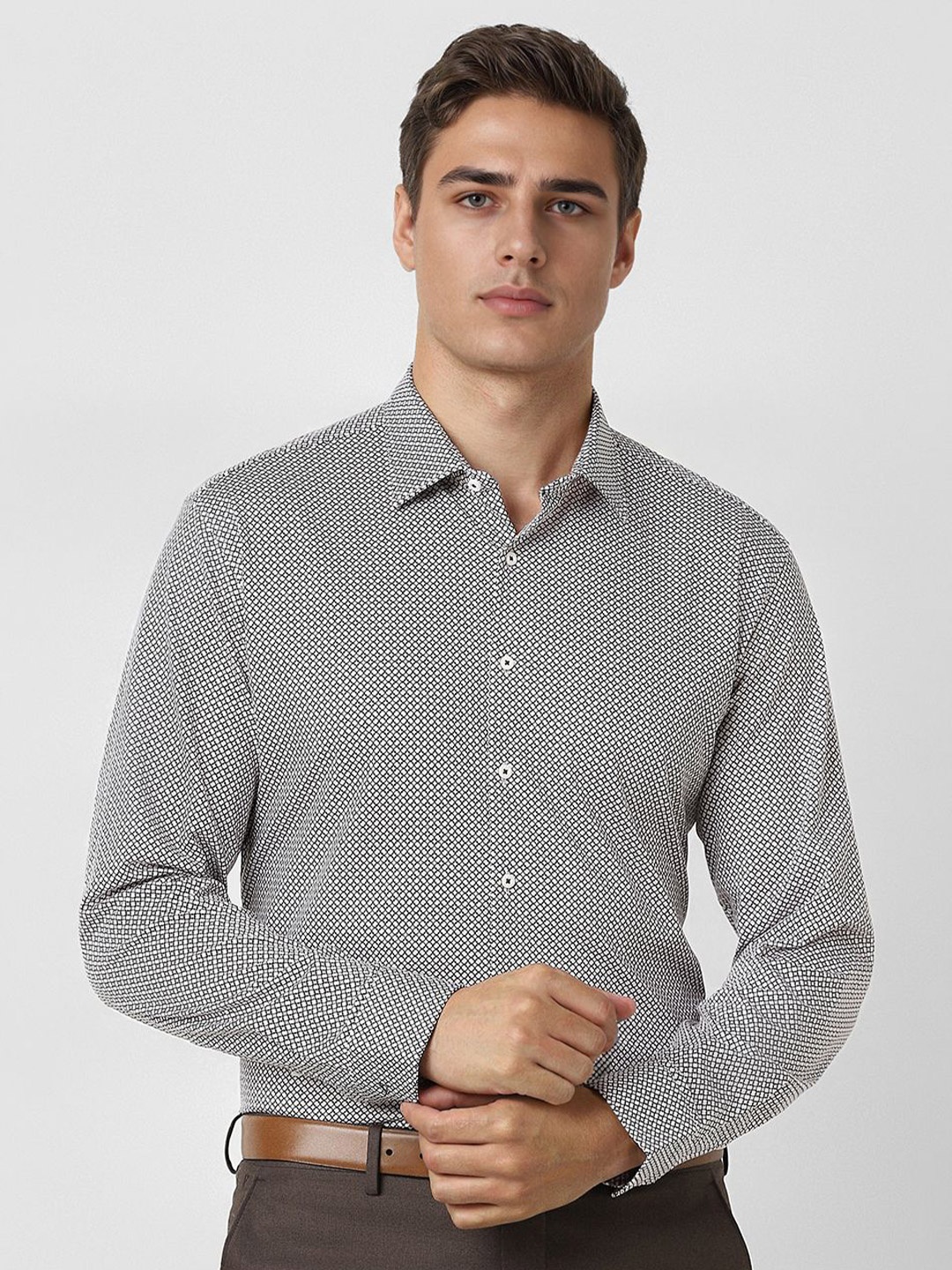 

Van Heusen Men Spread Collar Geometric Printed Cotton Formal Shirt, White