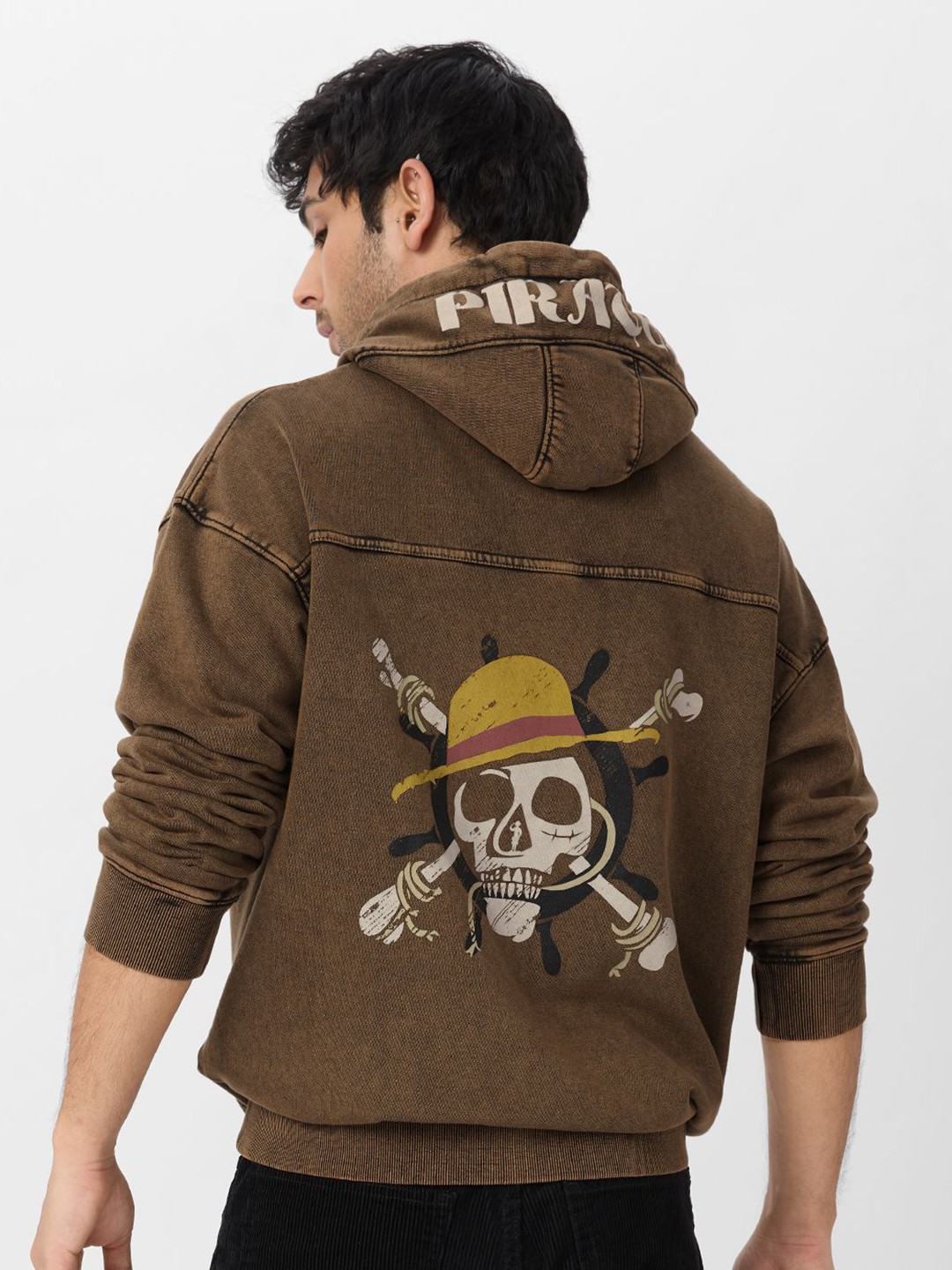 

The Souled Store Men One Piece: Pirates Hooded Sweatshirt, Brown