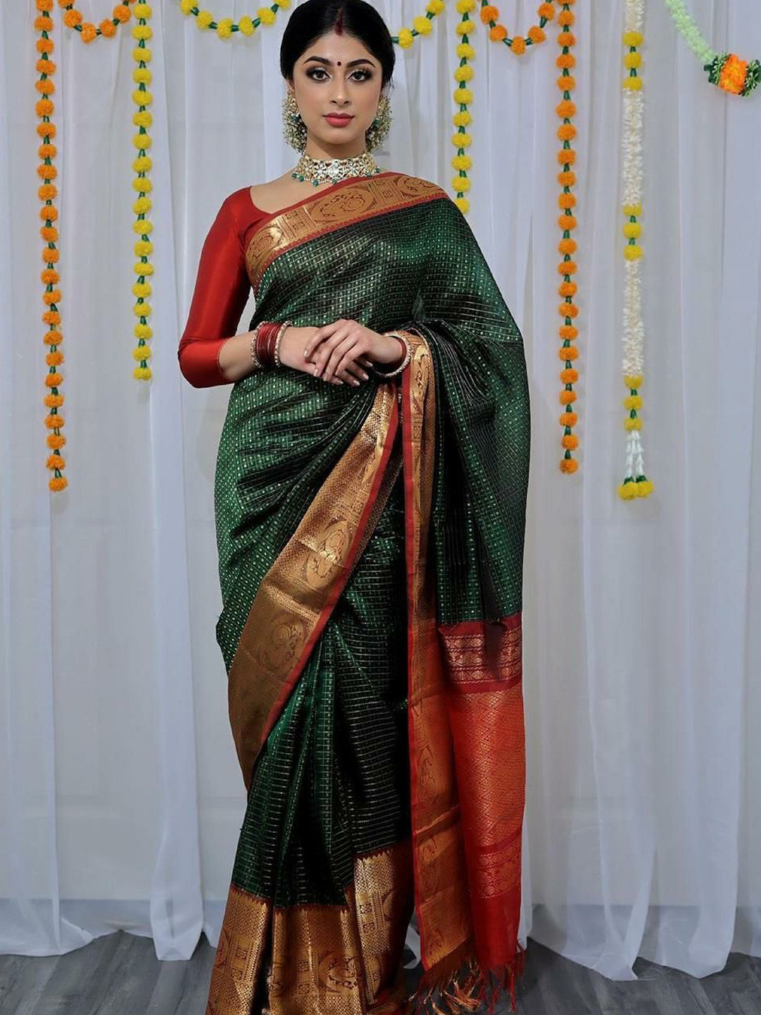 

Taslar Woven Design Pure Silk Banarasi Saree, Green
