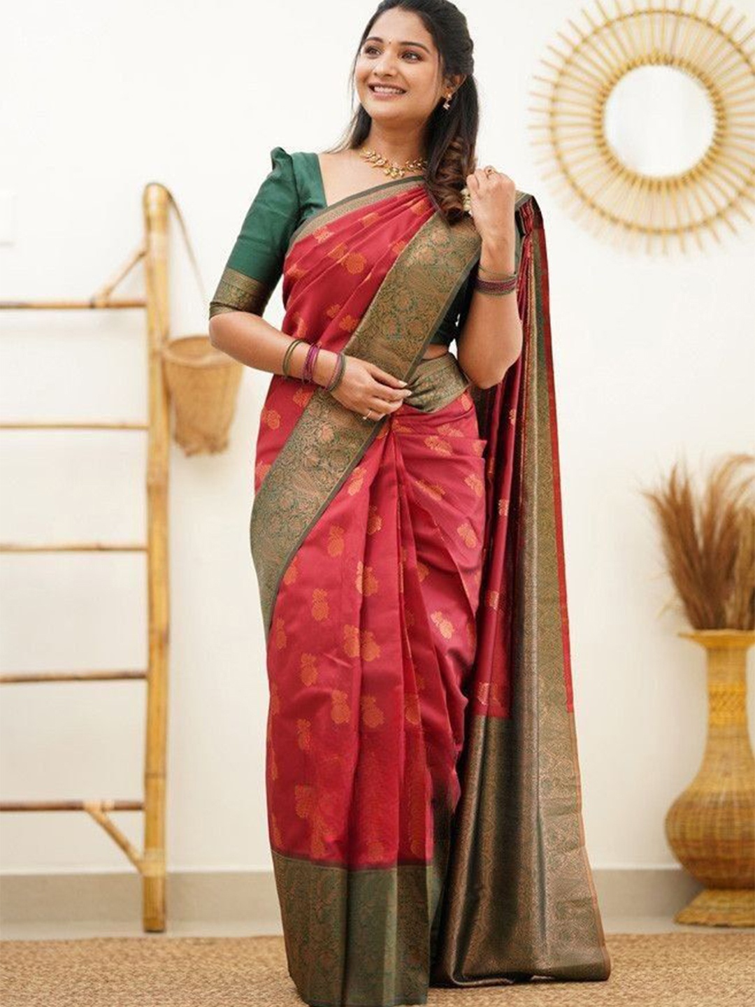 

Taslar Ethnic Motifs Zari Banarasi Saree, Red