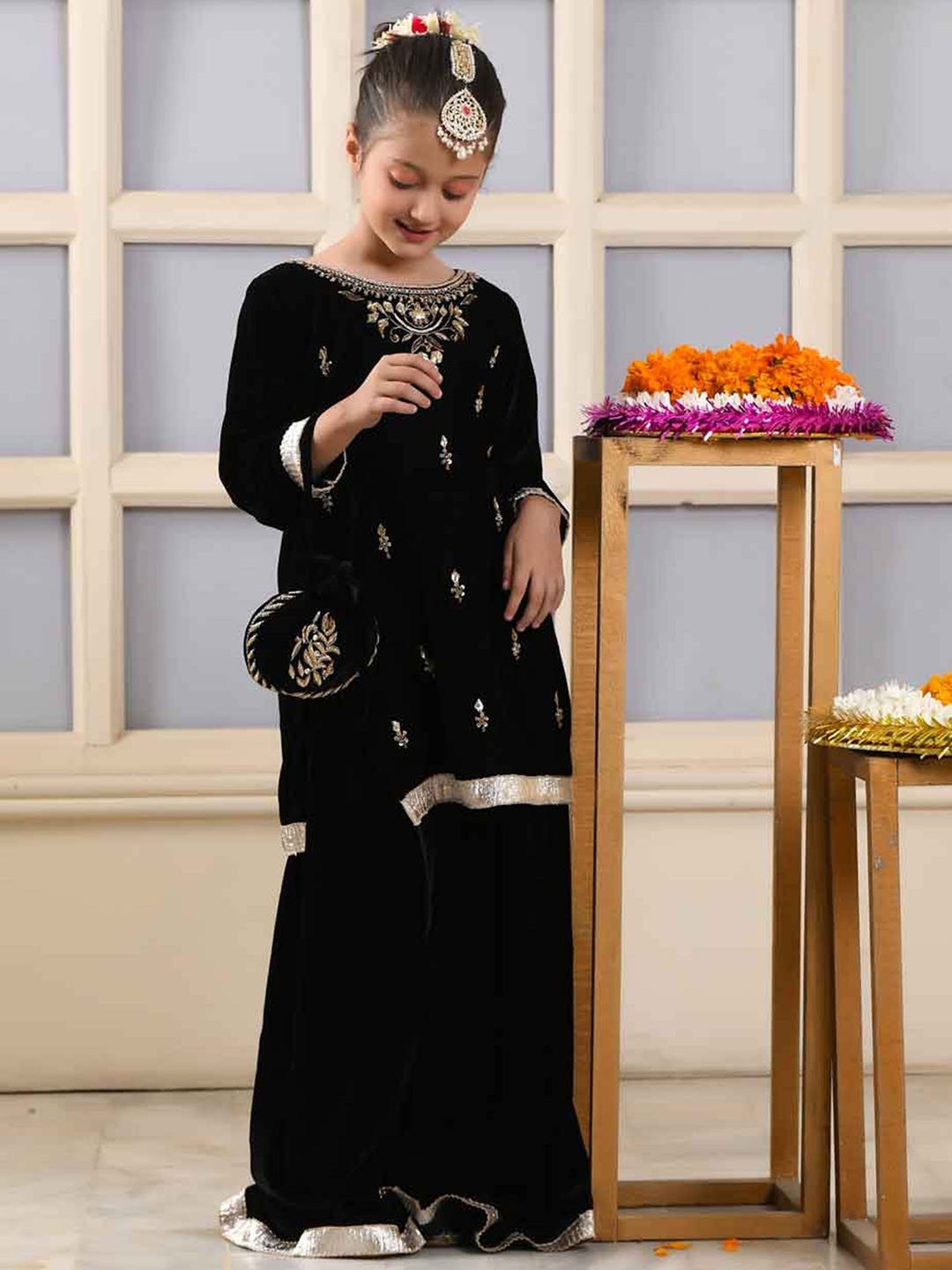 

BAESD Girls Floral Embroidered Regular Velvet Kurta with Palazzos & With Dupatta, Black