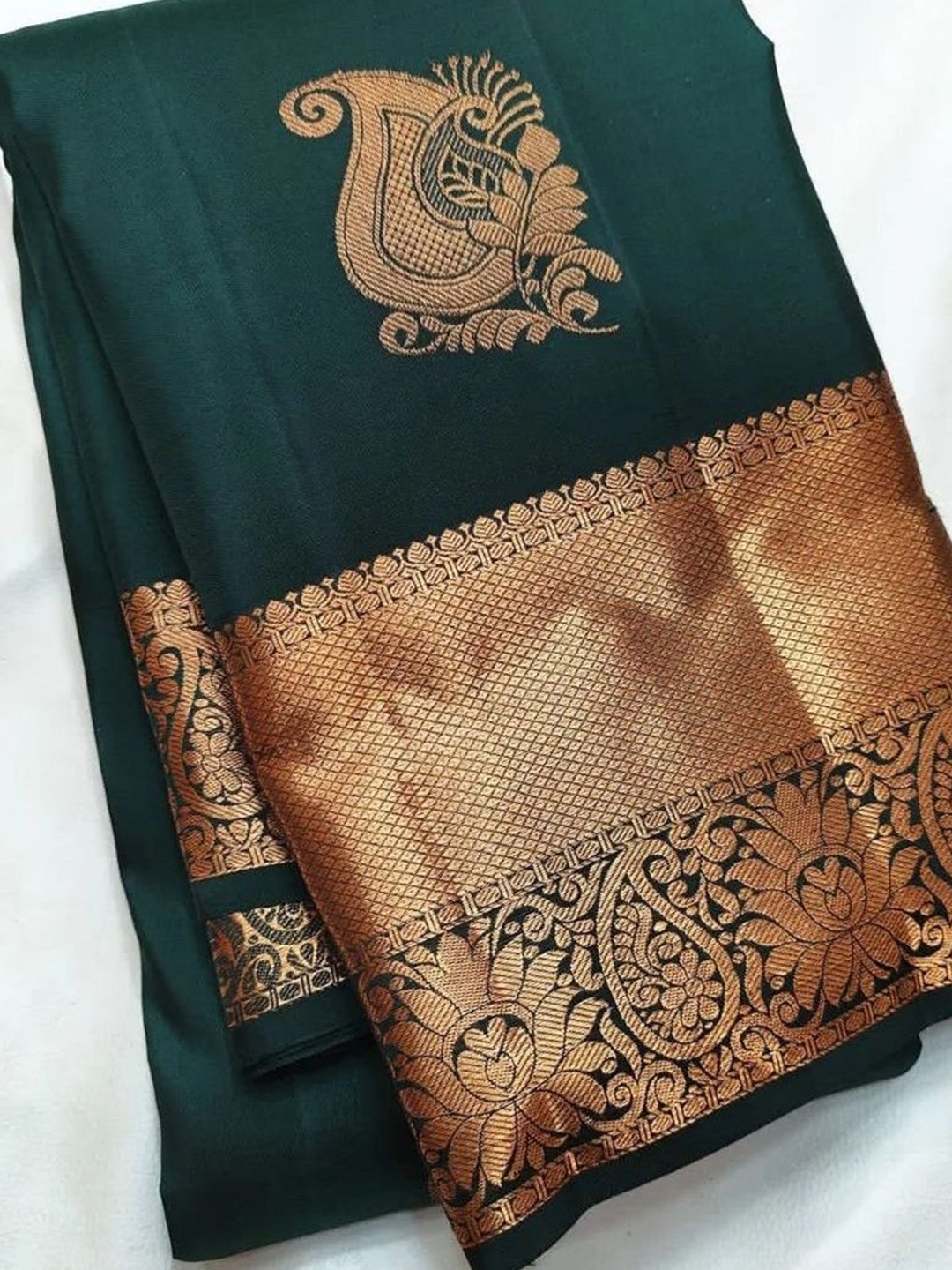 

Taslar Woven Design Zari Pure Silk Banarasi Saree, Green