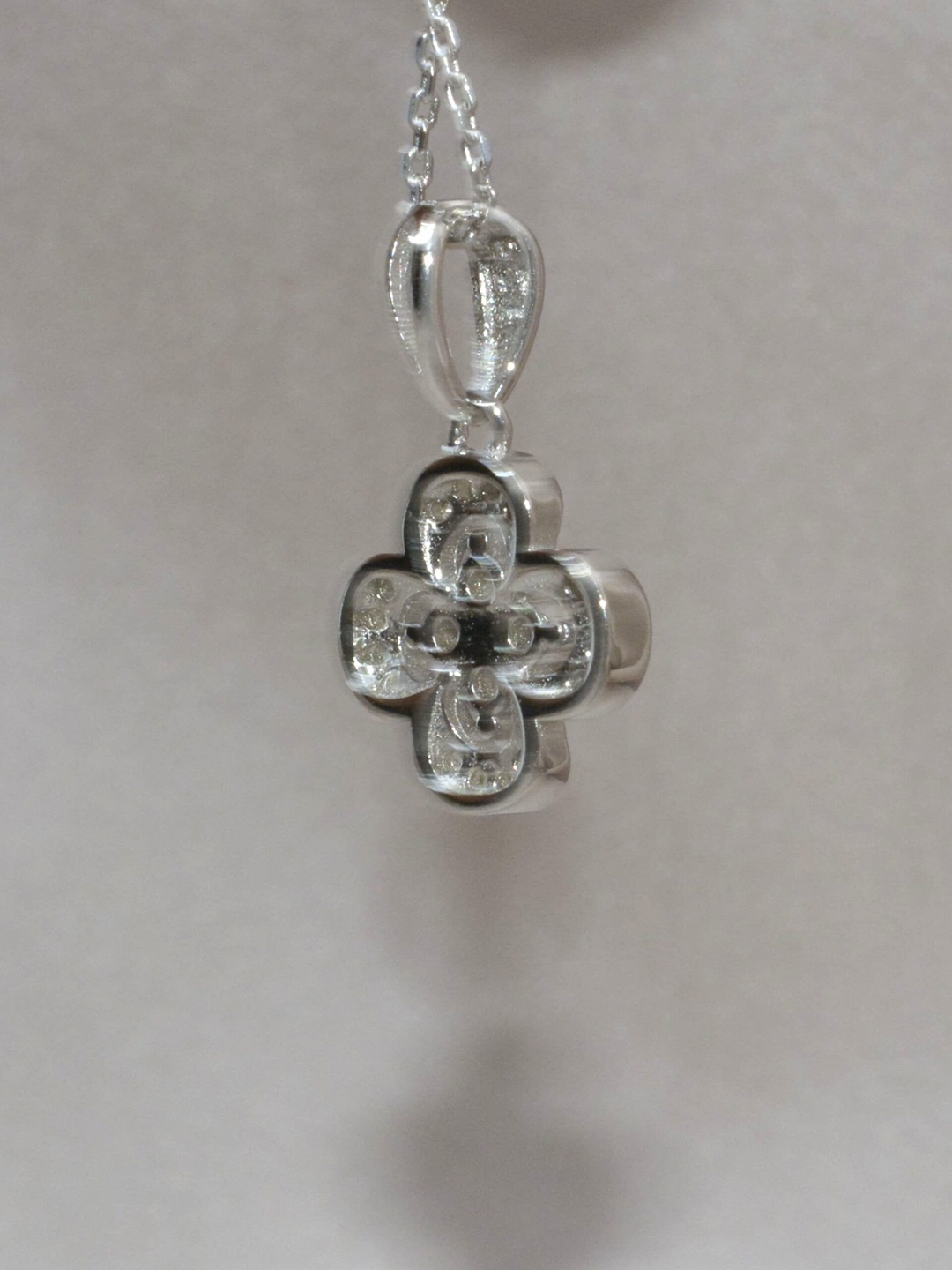

Luxevogue 925 Sterling Silver Rhodium-Plated Cubic Zirconia Studded Floral Pendant