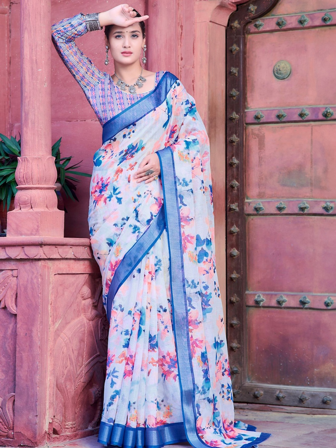 

Celeb Styles Floral Digital Printed Saree, White