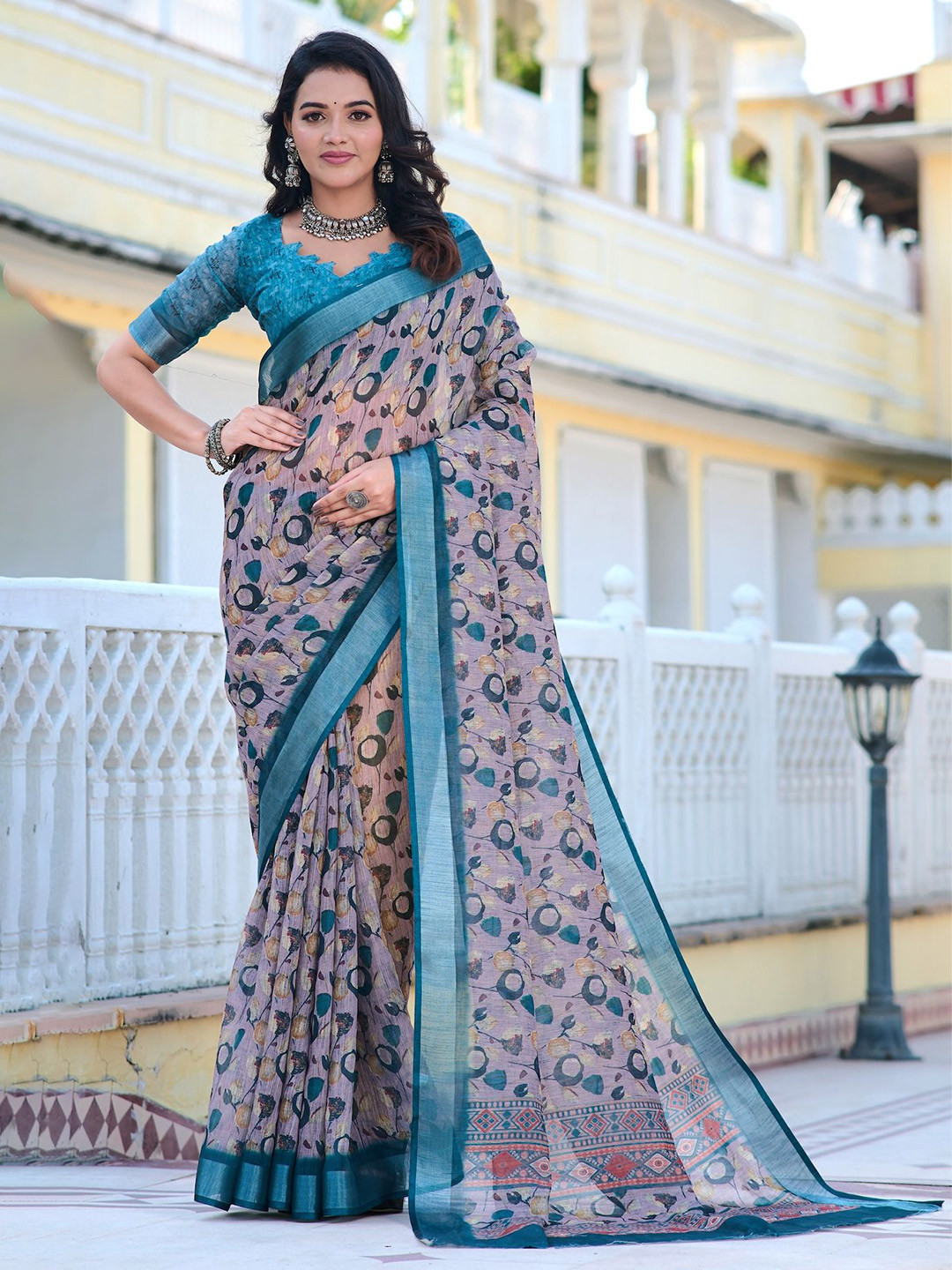 

Celeb Styles Women Floral Woven Design Saree, Grey