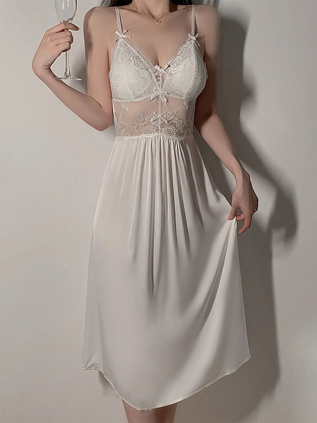 

LULU & SKY Women Shoulder Straps Nightdress, White
