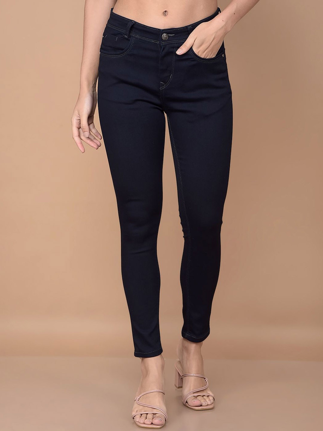 

Crimsoune Club Women Skinny Fit Light Fade Stretchable Jeans, Navy blue