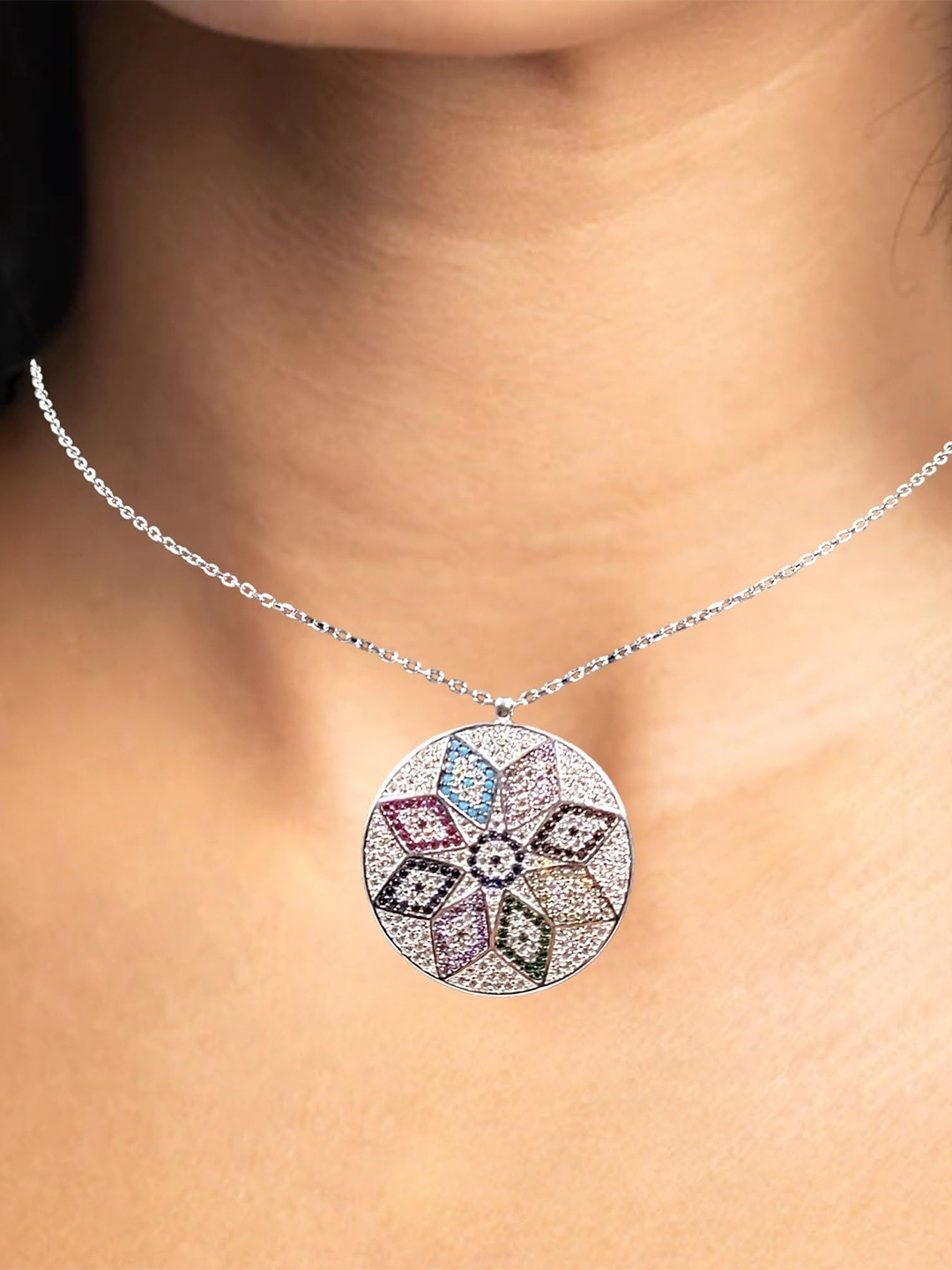 

AMONROO 925 Sterling Silver Rhodium-Plated CZ Studded Floral Pendant Chain