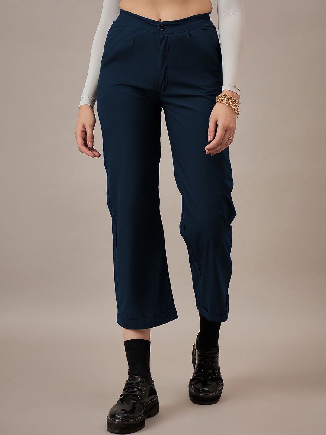 

The Roadster Lifestyle Co Women Regular Fit High-Rise Pleated Cotton Trouser, Navy blue