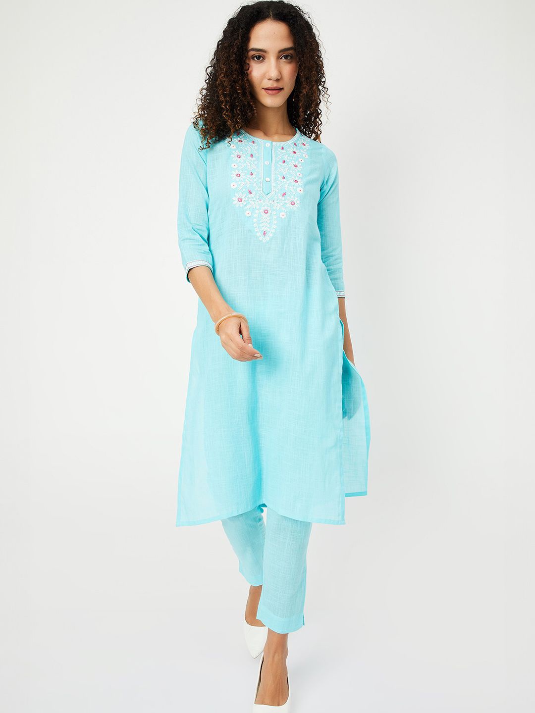 

max Floral Embroidered Round Neck Thread Work Straight Kurta With Trouser, Blue