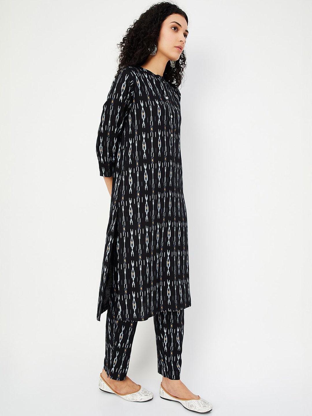 

Max Geometric Printed Band Collar Straight Kurta With Trouser, Black