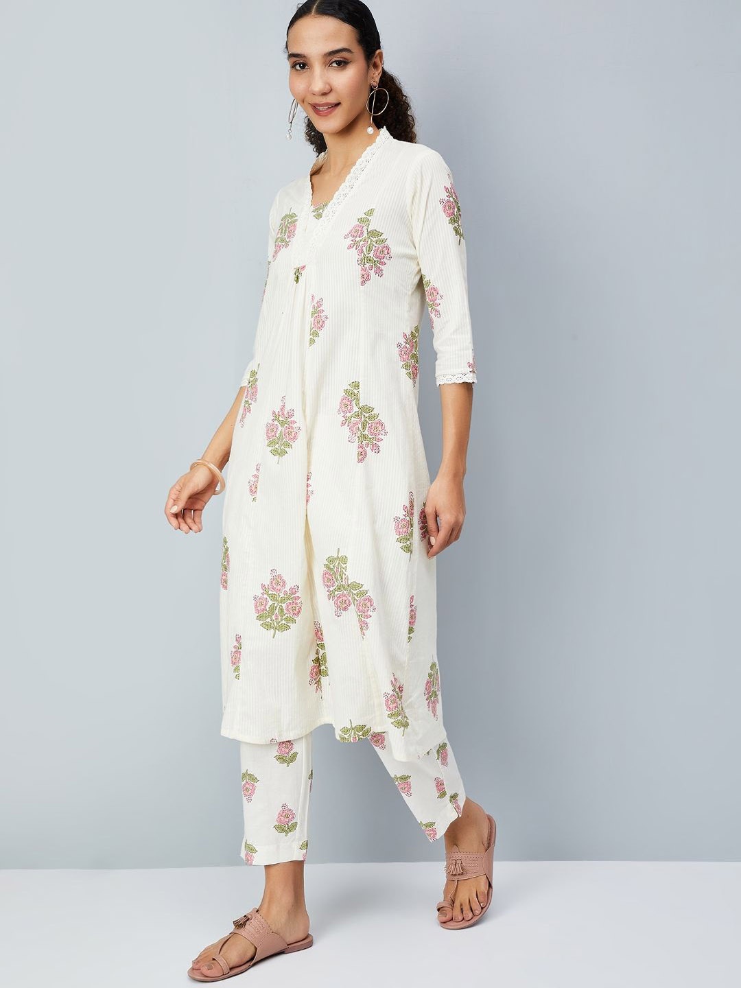 

max Floral Printed Straight V-Neck Kurta Set, Off white