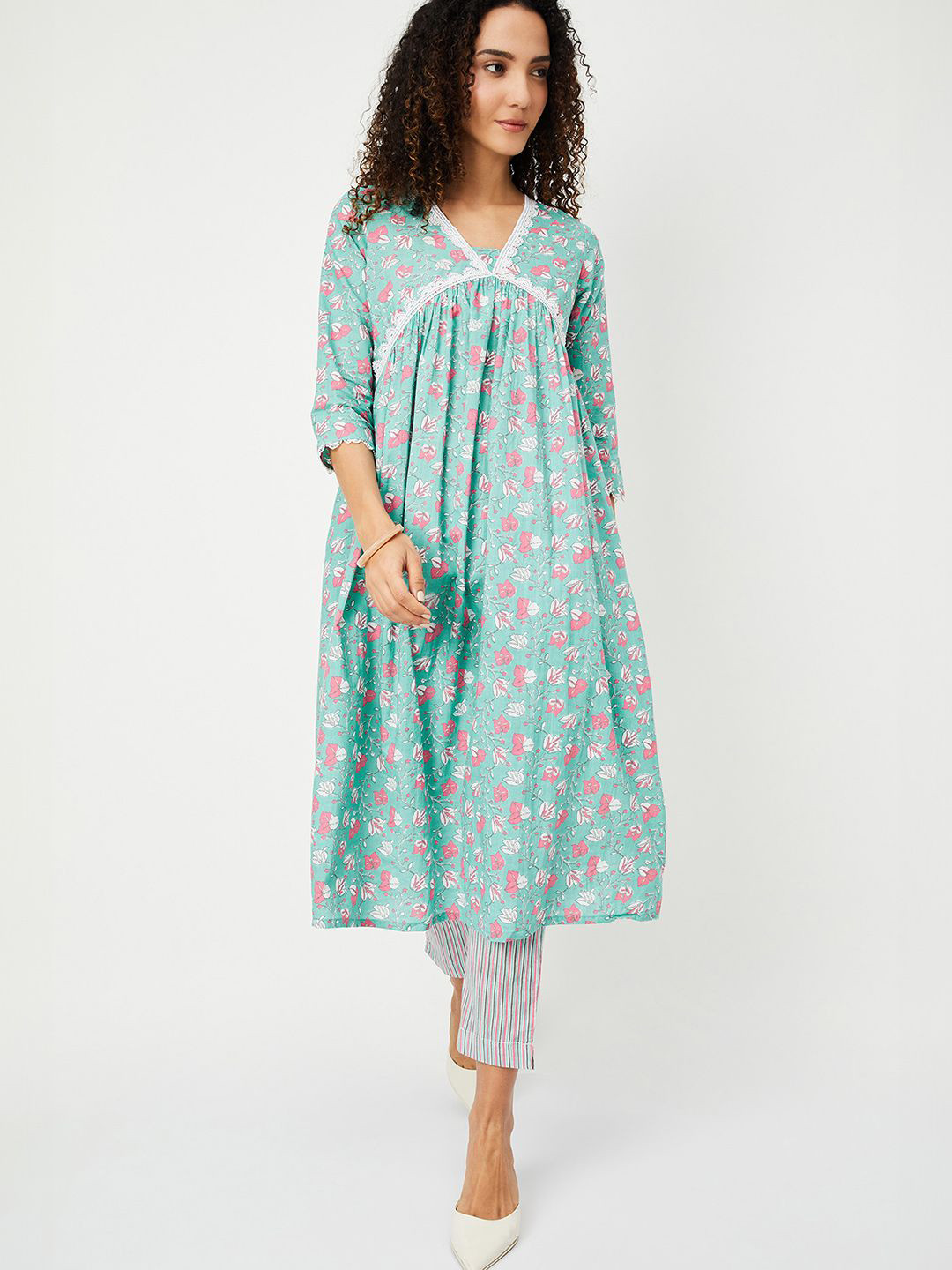 

max Floral Printed V-Neck Empire A-Line Pure Cotton Kurta With Trouser, Green