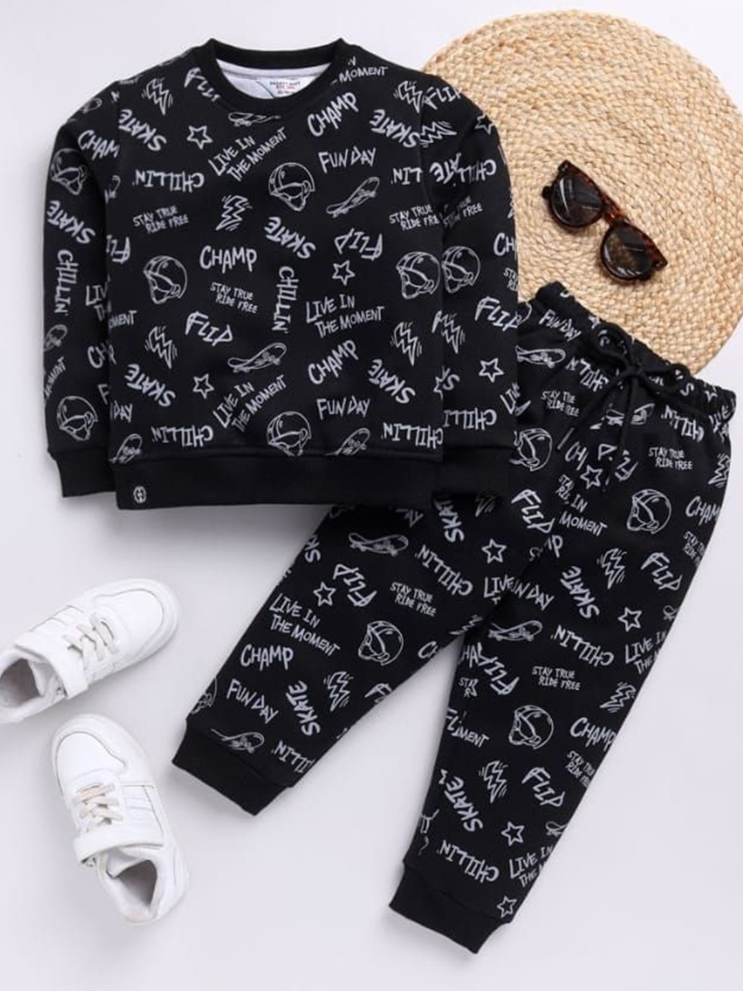 

KIDSCUTE Boys Printed Round Neck Pure Cotton Sweatshirt With Joggers, Black