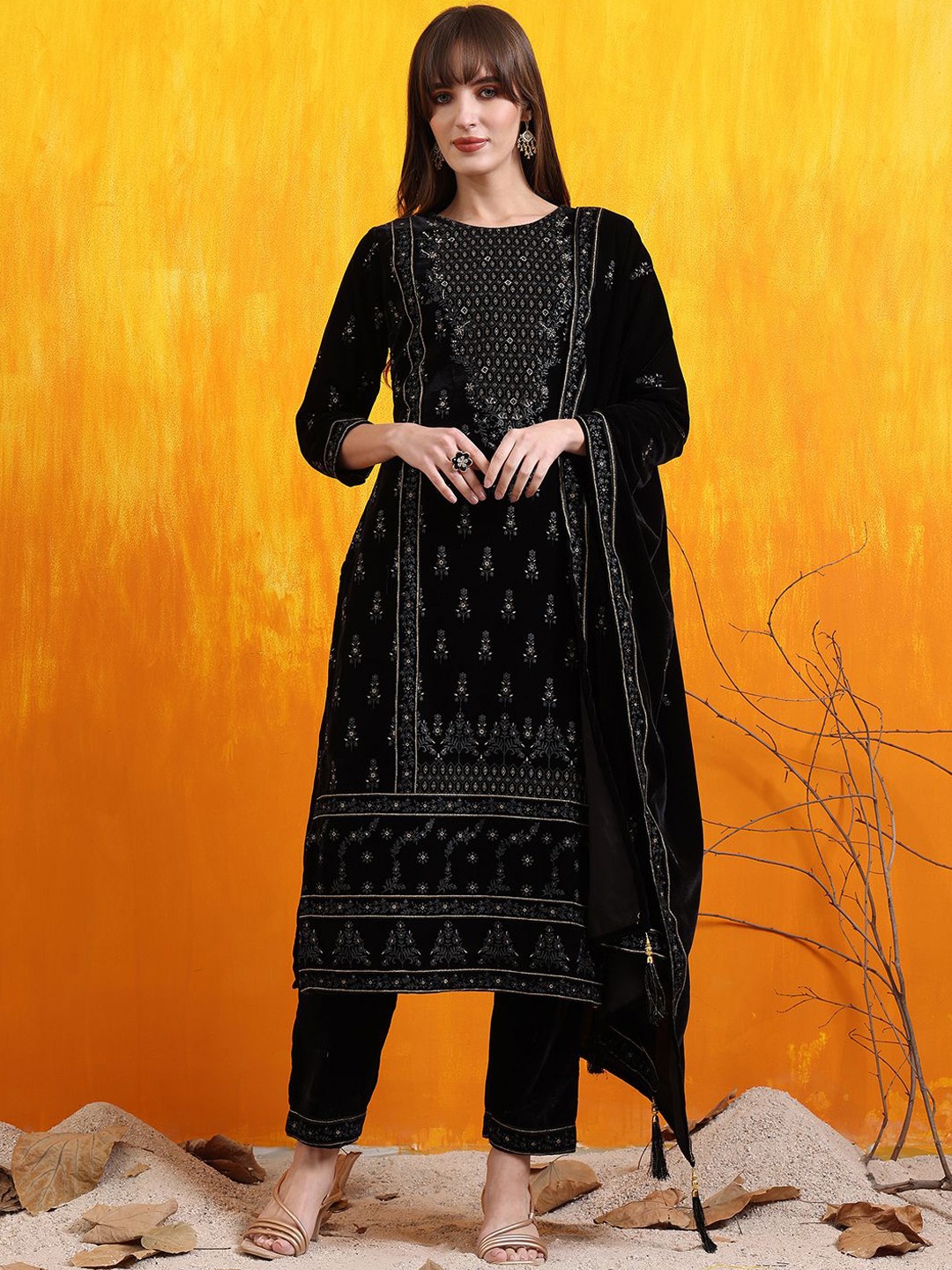

KALINI Ethnic Motifs Printed Beads And Stones Velvet Kurta With Trousers & Dupatta, Black