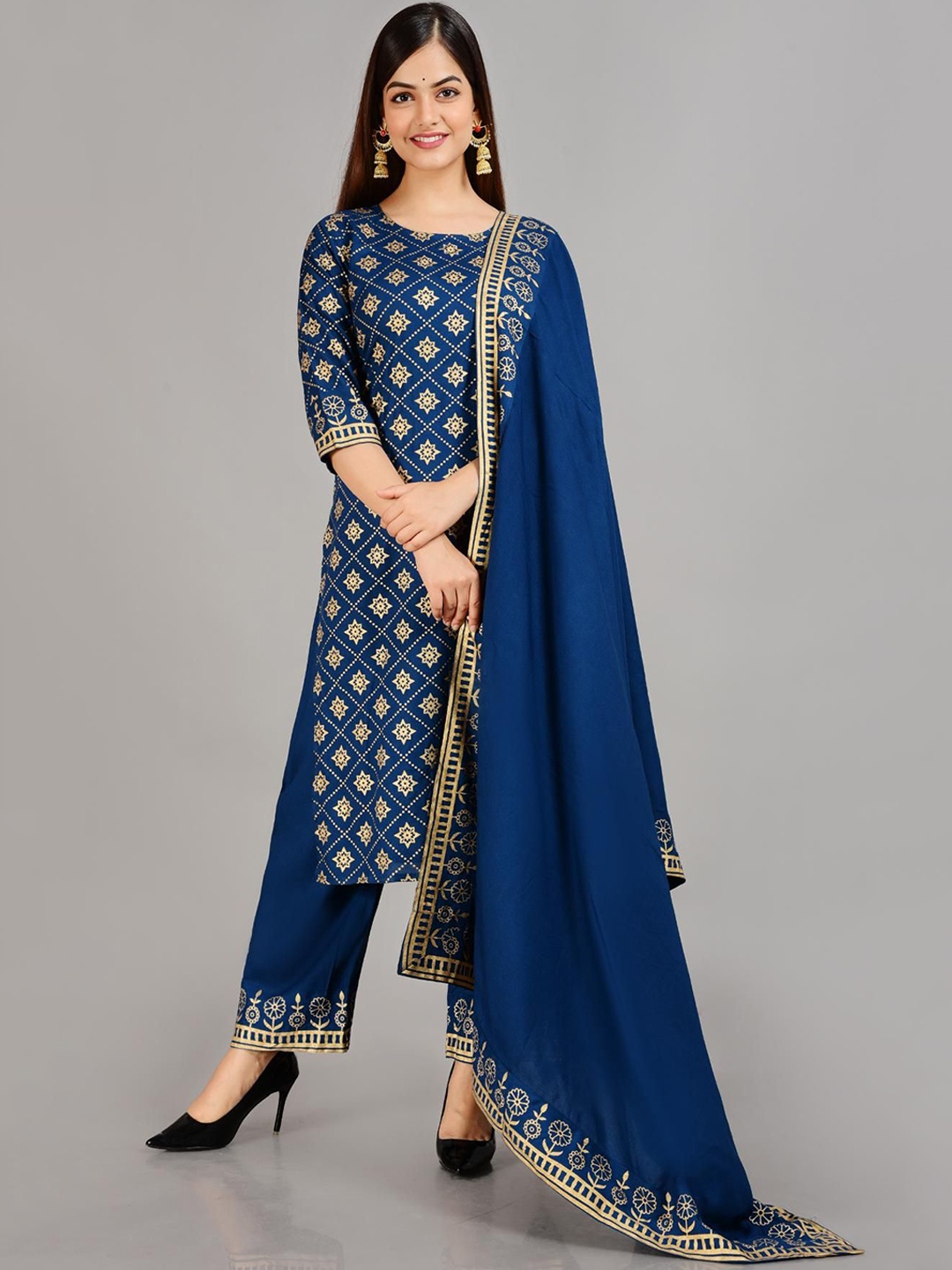 

Niona Ethnic Motifs Printed Regular Kurta with Palazzos & With Dupatta, Olive