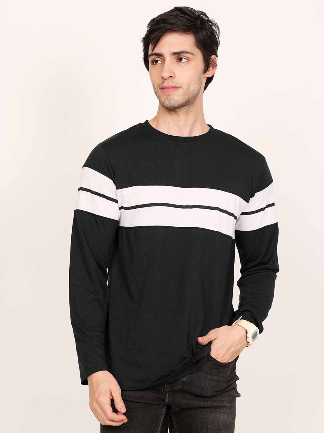 

Leotude Men Colourblocked Round Neck Cotton T-shirt, Black