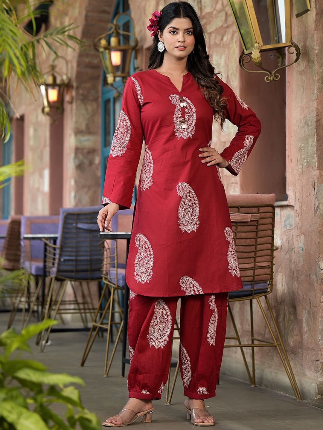 

ARAVALII Paisley Printed Notch Neck Pure Cotton Straight Kurta With Patiala, Red