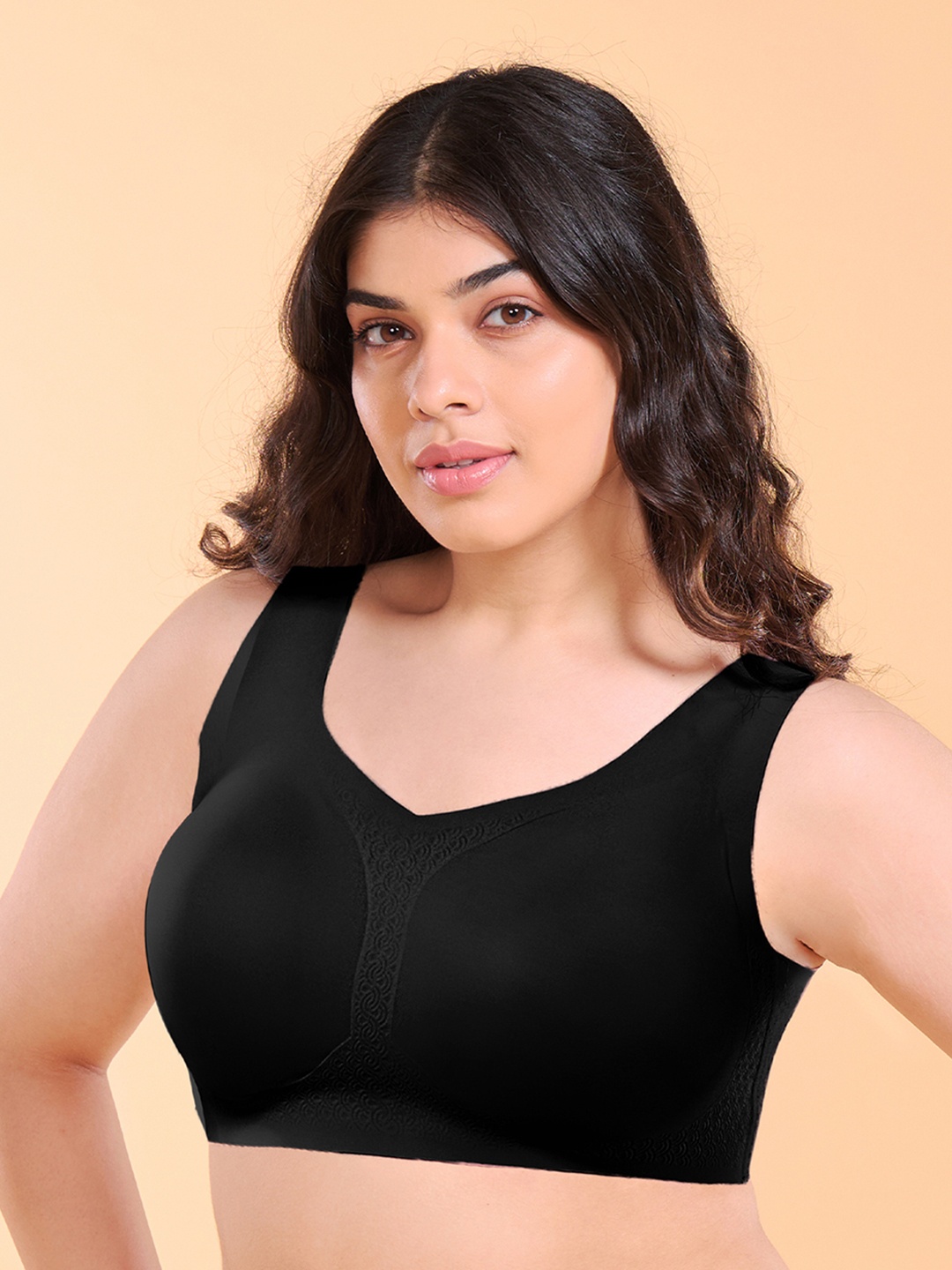 

Enamor Full Coverage Lightly Padded Minimizer Bra, Black