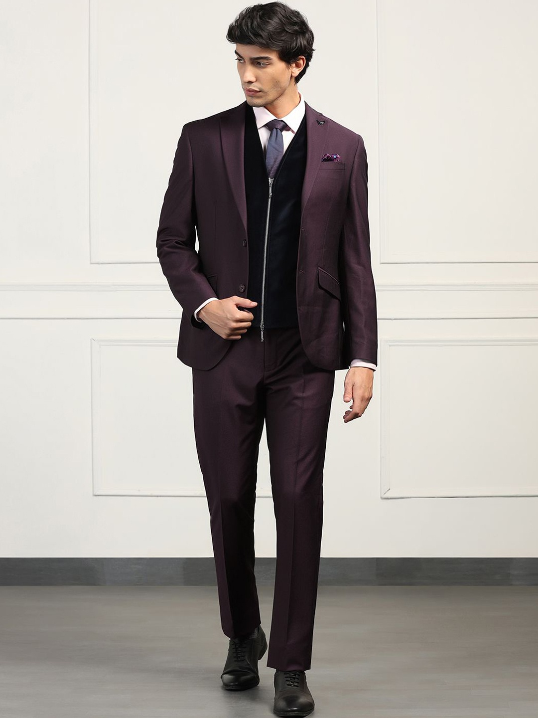 

Blackberrys Men Slim-Fit Single-Breasted Three-Piece Suit, Maroon