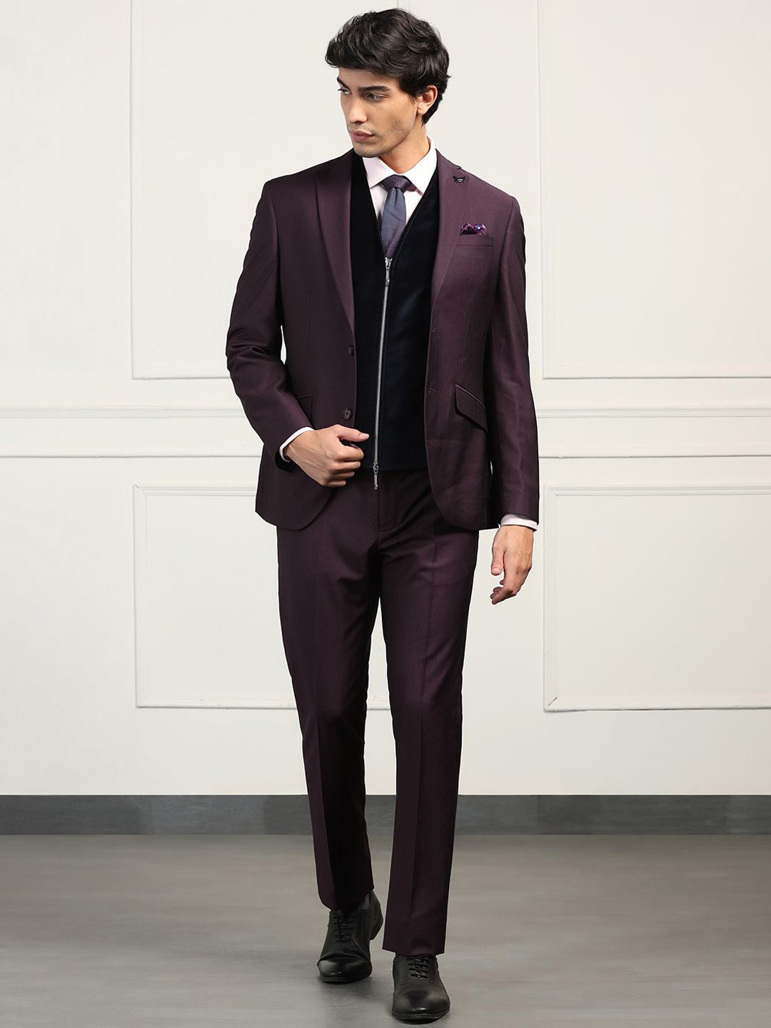 

Blackberrys Men Slim-Fit Single-Breasted Three-Piece Suit, Maroon