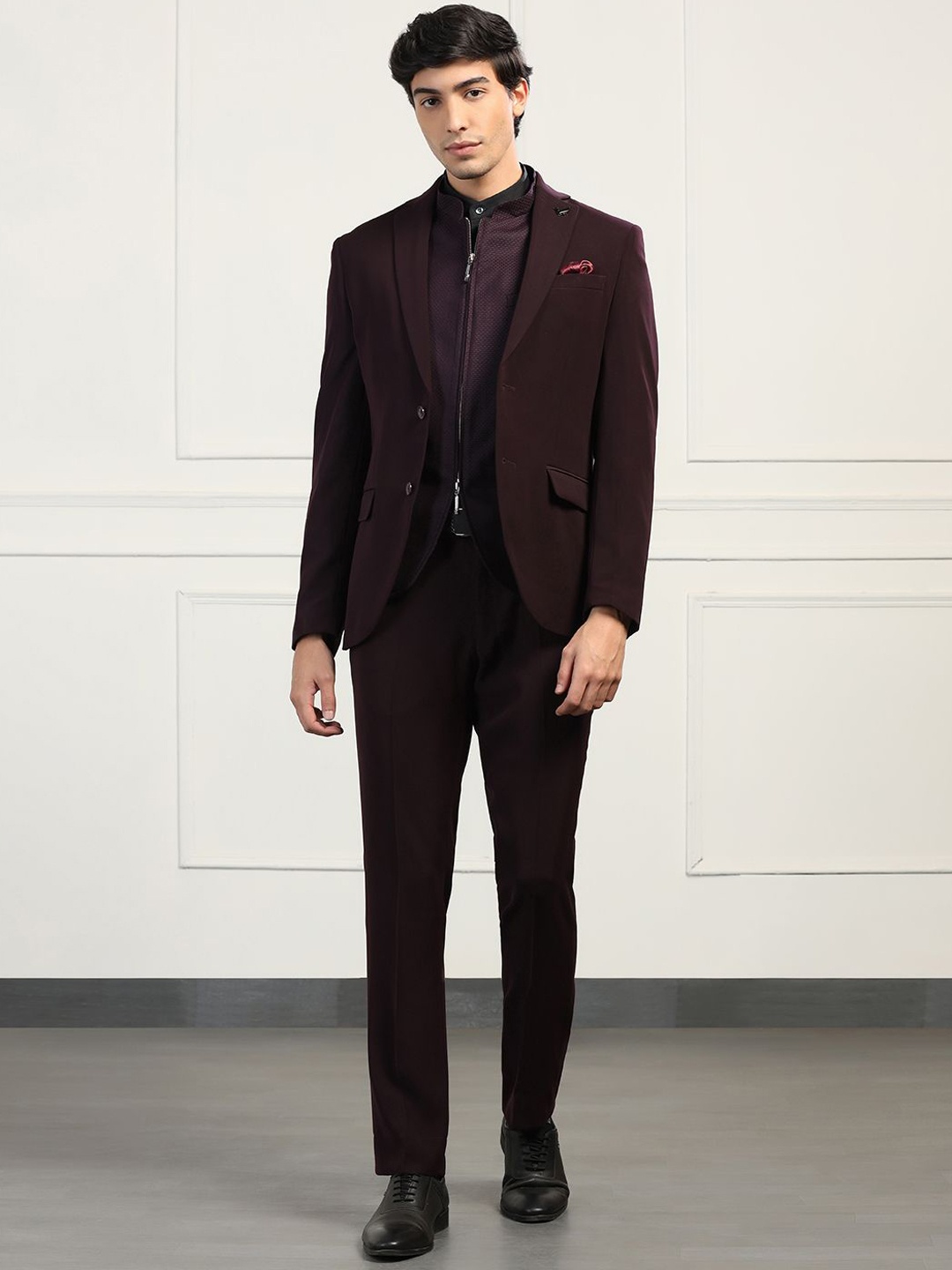

Blackberrys Men Notched Lapel 3 Piece Suits, Maroon