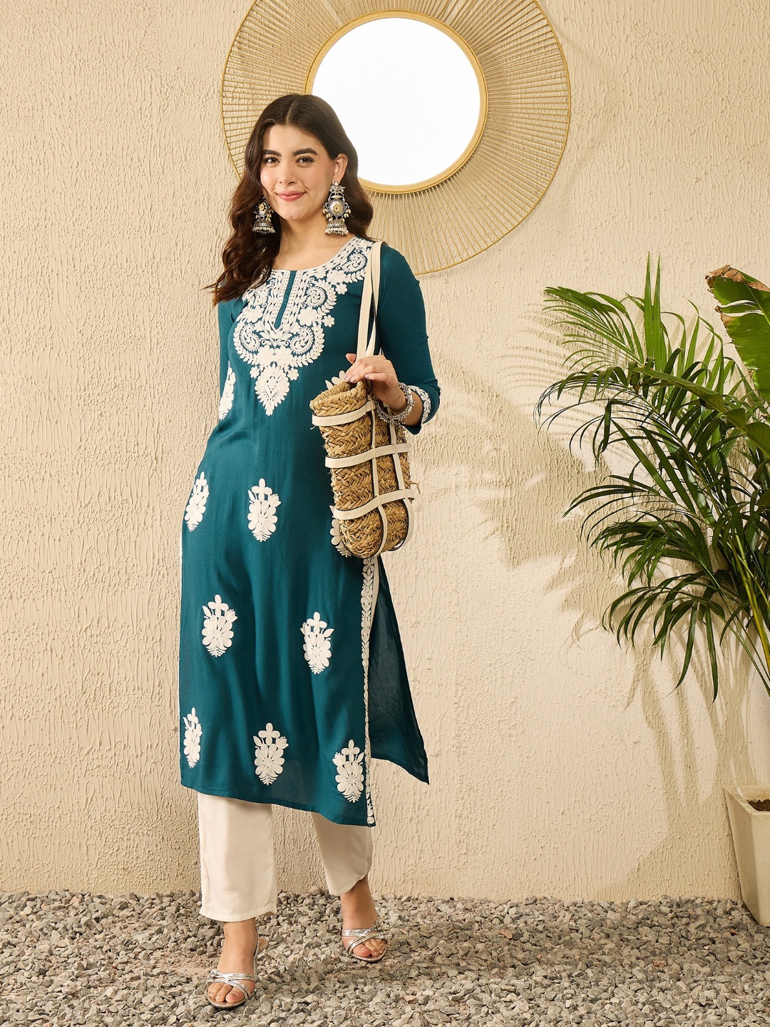 

AHIKA Floral Embroidered Round Neck Thread Work Straight Kurta, Blue