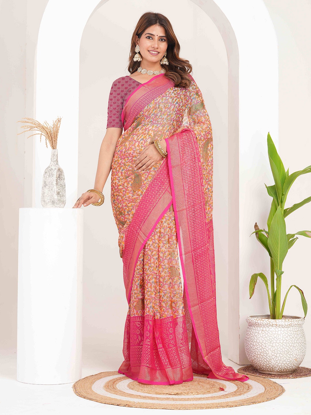 

EMV Floral Printed Pure Chiffon Saree, Pink