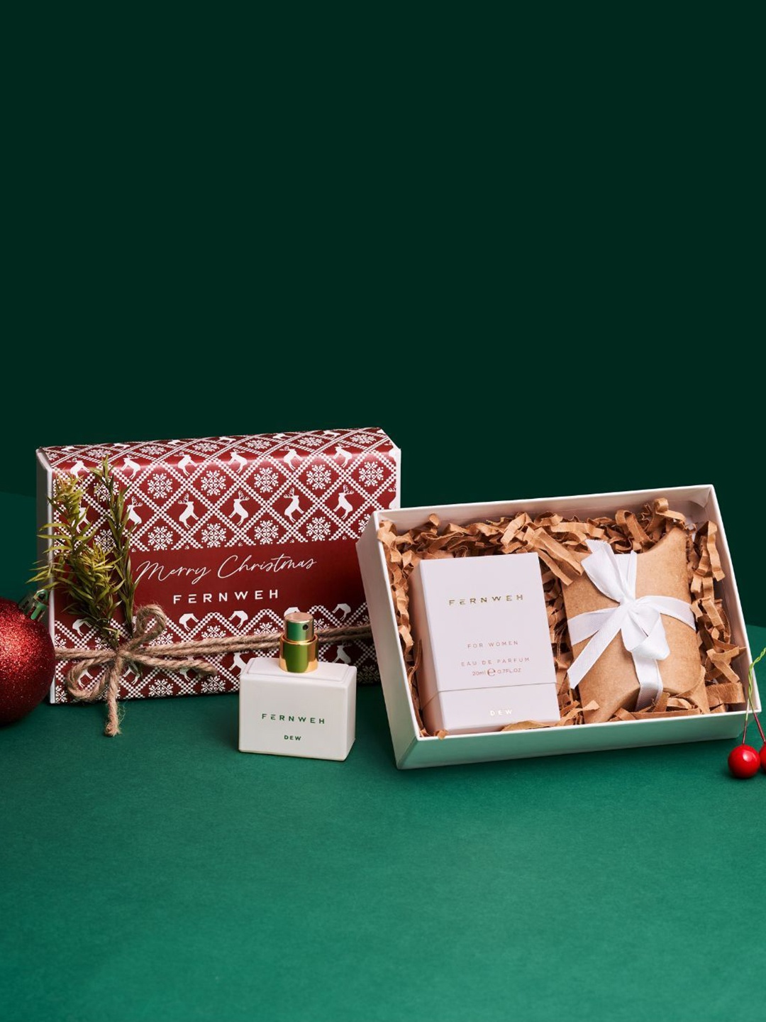 

Fernweh Set Of 2 Dew Eau de Parfum - 20 ml & Assorted Chocolates, Red