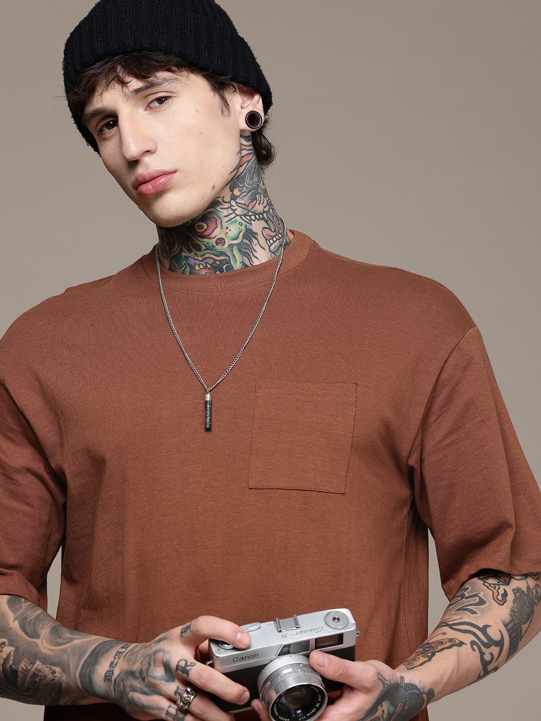 

The Roadster Life Co. Pure Cotton Relaxed Fit Pockets T-shirt, Brown