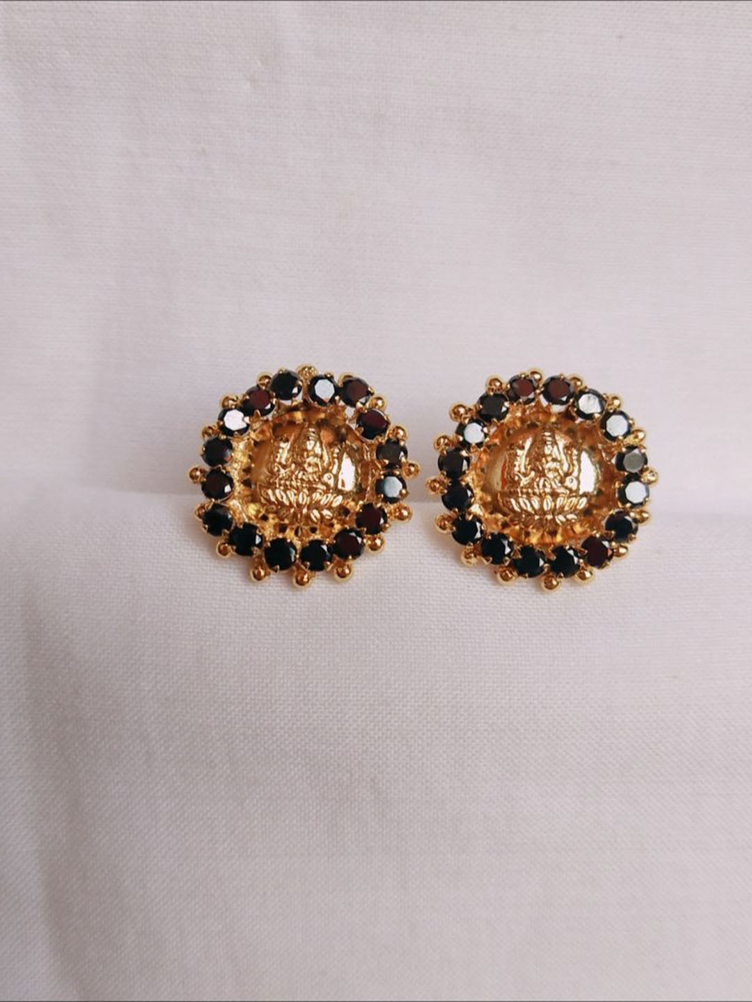 

kurdekars divuu Gold-Plated Laxmi Artificial Beaded Studs