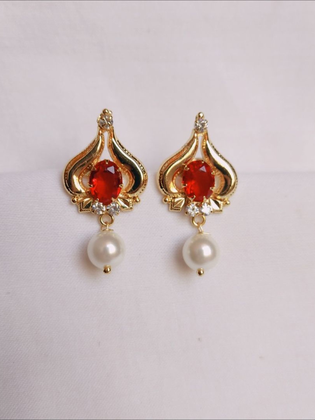 

kurdekars divuu Gold Plating Contemporary Artificial Beads Antique Studs Earrings