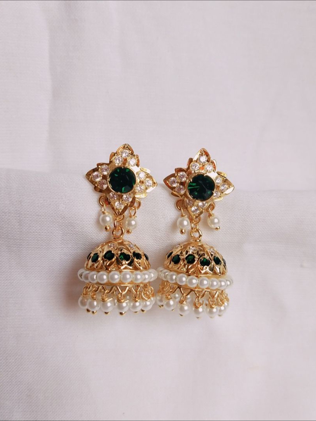 

kurdekars divuu Gold Plating Star Shaped Artificial Beads Antique Studs Earrings