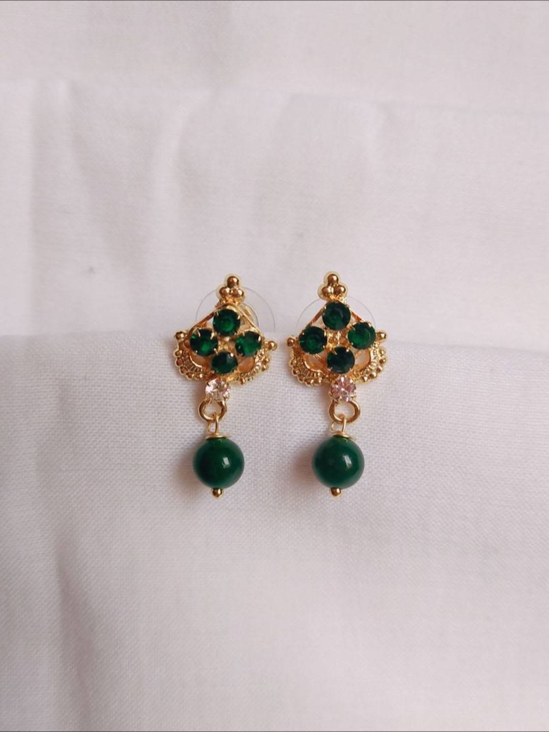 

kurdekars divuu Gold Plating Contemporary Artificial Beads Studs Earrings, Green