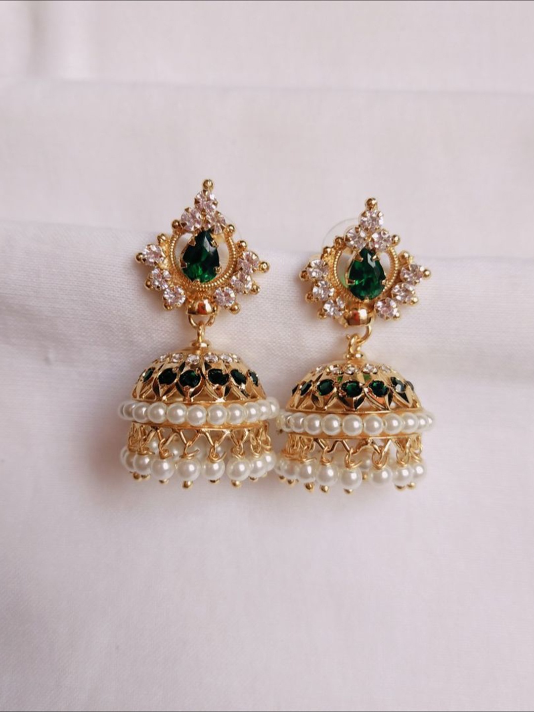 

kurdekars divuu Gold-Plated Artificial Stones Studded And Beaded Dome Shaped Jhumkas