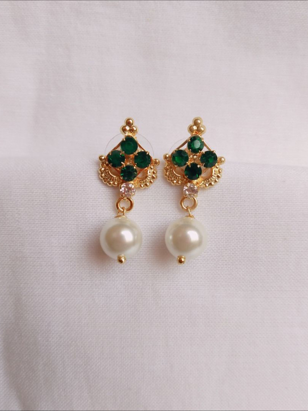 

kurdekars divuu Gold Plating Contemporary Artificial Beads Antique Studs Earrings