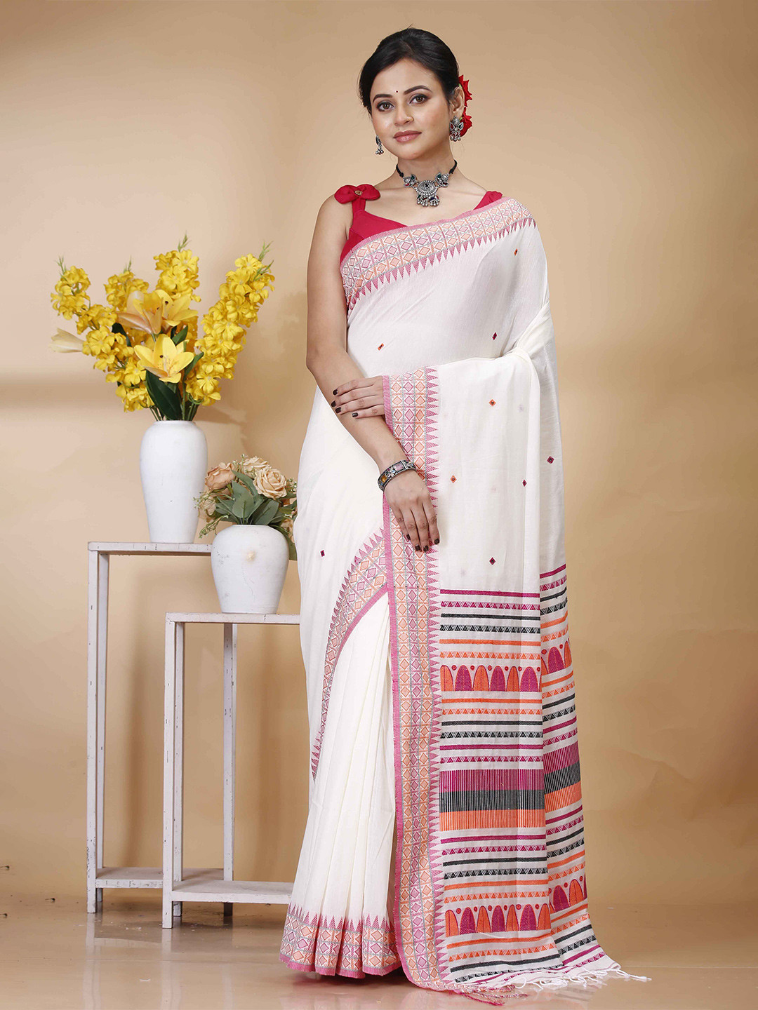 

Ruuprekha Woven Design Pure Cotton Khadi Saree, White