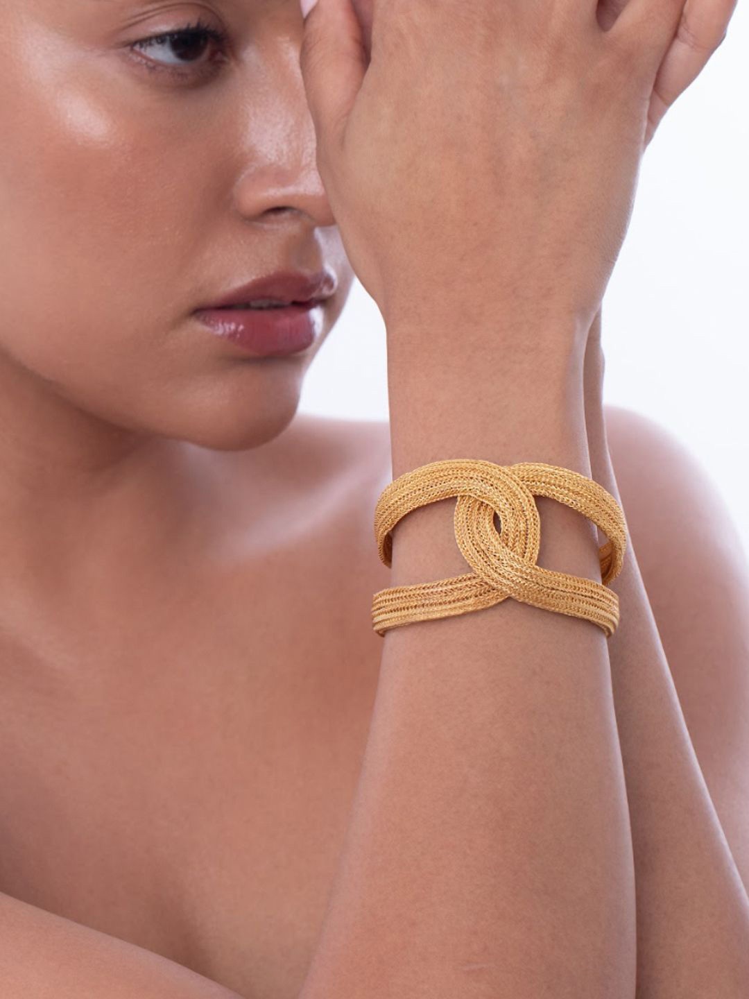 

Ethnic Andaz Women Brass Handcrafted Gold-Plated Cuff Bracelet