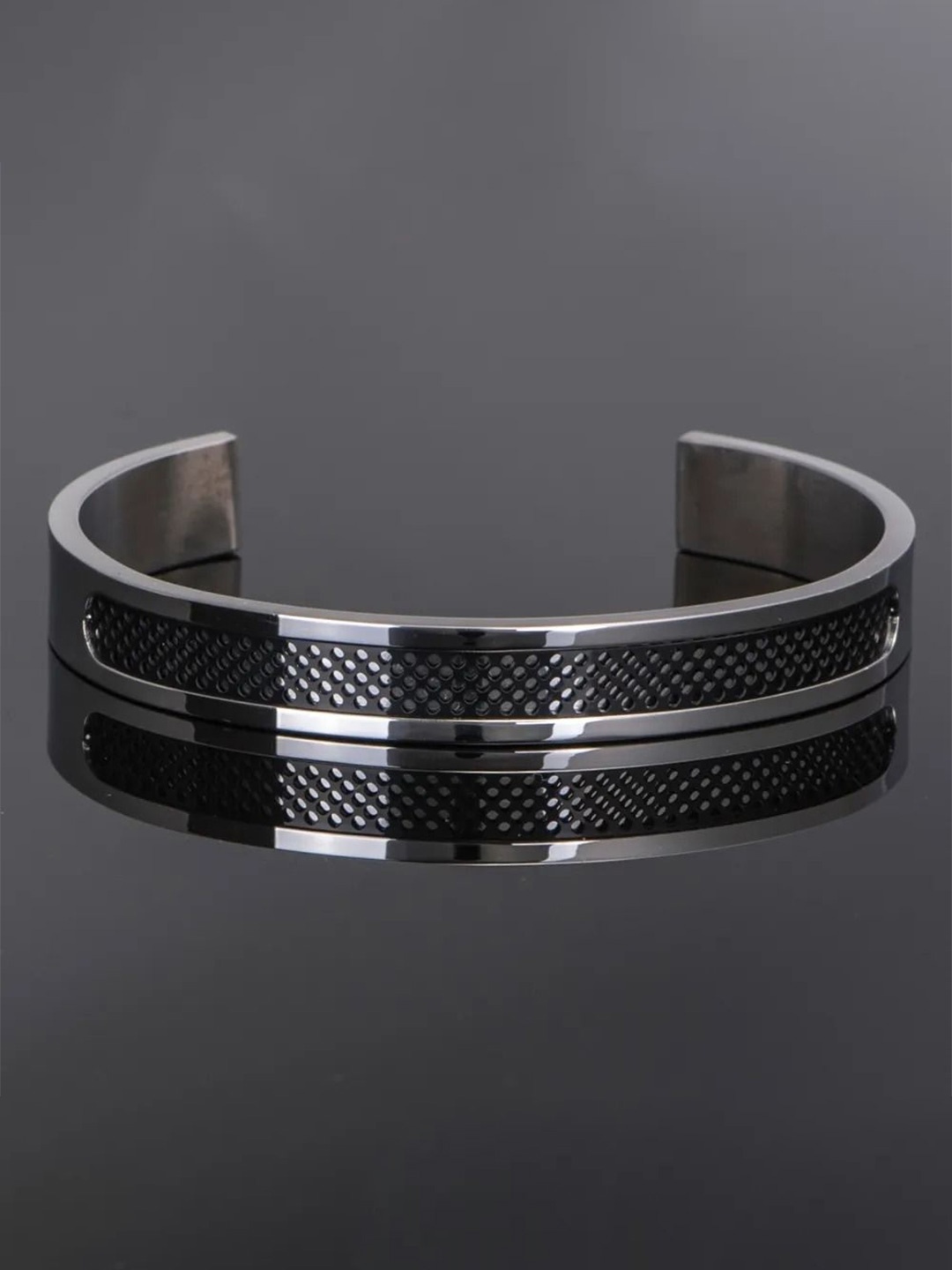 

The Roadster Lifestyle Co Men Silver-Plated Anti Tarnish Cuff Bracelet