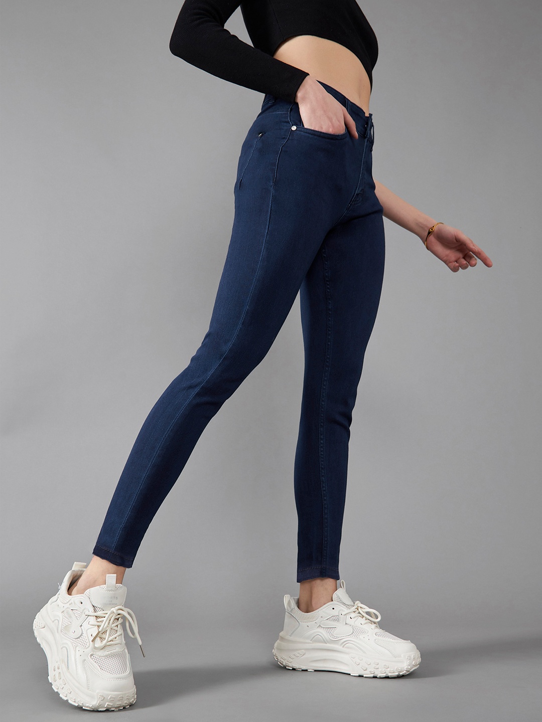 

DOLCE CRUDO Women Skinny Fit Stretchable Jeans, Navy blue