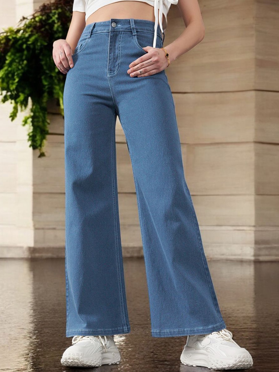 

DOLCE CRUDO Women Wide Leg High-Rise Mildly Distressed Stretchable Jeans, Blue