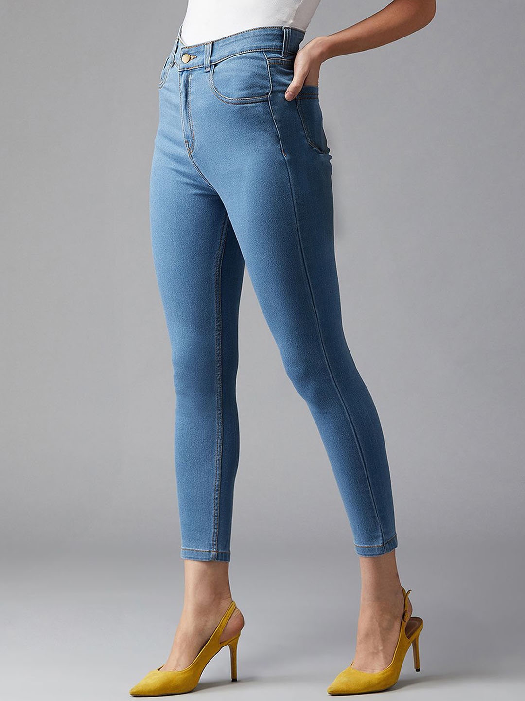 

DOLCE CRUDO Women Skinny Fit High-Rise Light Fade Stretchable Jeans, Blue