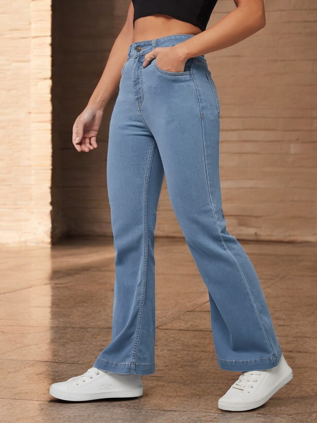 

DOLCE CRUDO Women Bootcut High-Rise Heavy Fade Stretchable Jeans, Blue