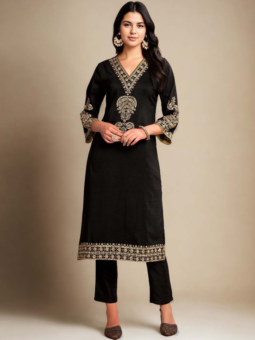 

sagarika Women Embroidered Regular Thread Work Kurta with Trousers, Black