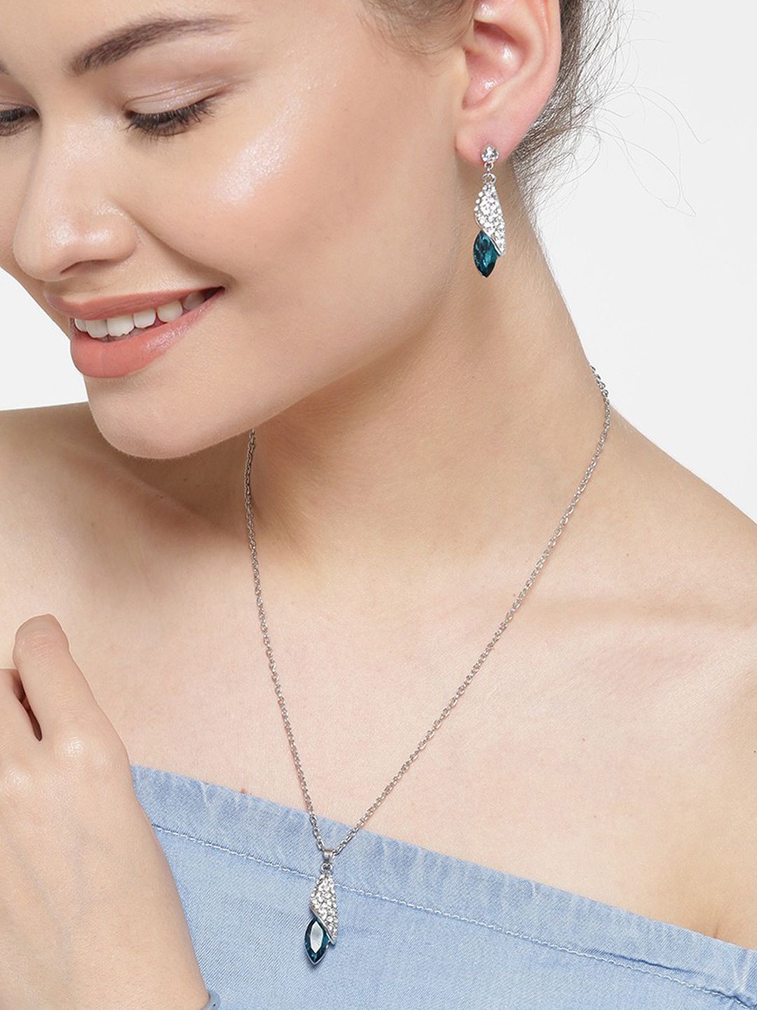 

DIVASTRI Silver-Plated Stone-Studded Jewellery Set