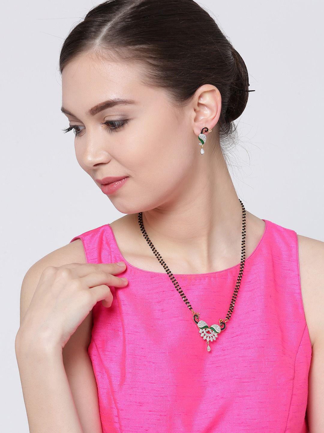 

DIVASTRI Gold-Plated Stone-Studded & Beaded Mangalsutra With Earrings