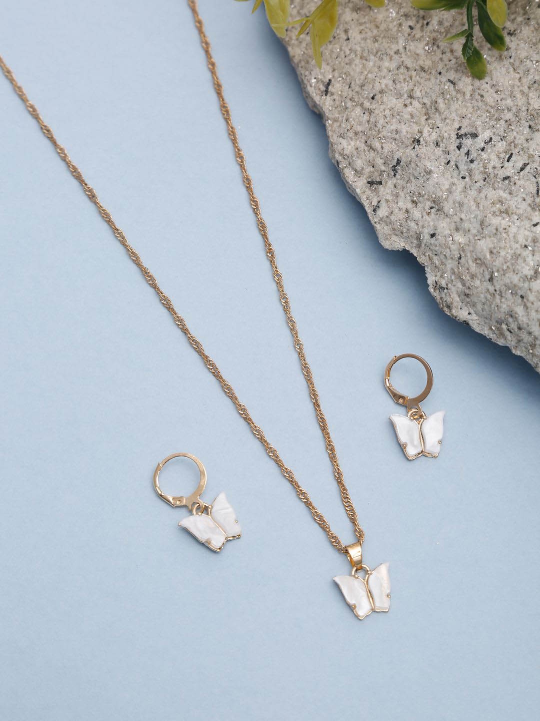 

DIVASTRI Gold Plated Butterfly Pendant & Chain with Earrings Jewellery Set