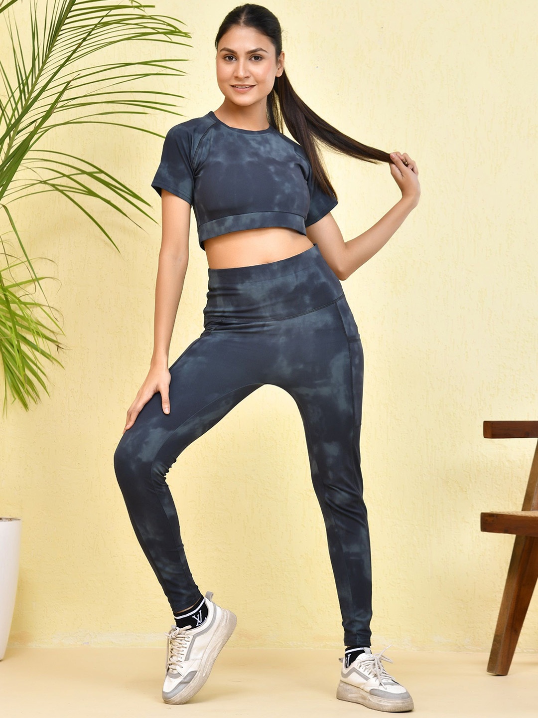 

SSoShHub Women Printed Top with Track-Pant, Navy blue